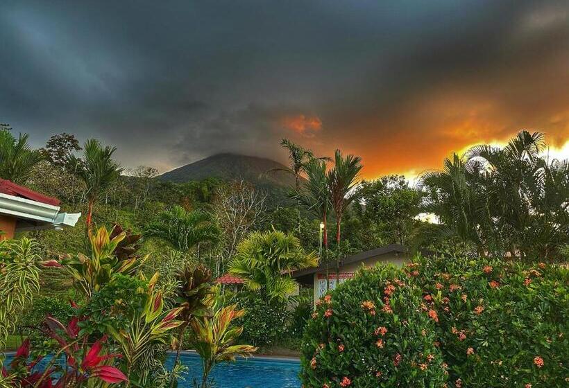 هتل Loma Real Hot Springs Bed & Breakfast