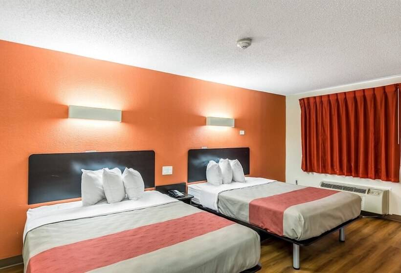 Отель Red Carpet Inn  New Brunswick
