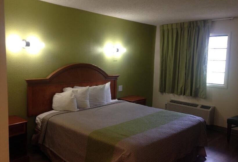 Отель Red Carpet Inn  New Brunswick