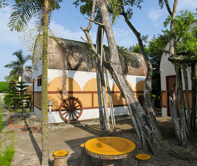 هتل روستایی Punggol Ranch Resort