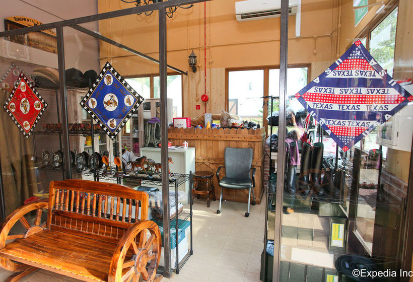 هتل روستایی Punggol Ranch Resort
