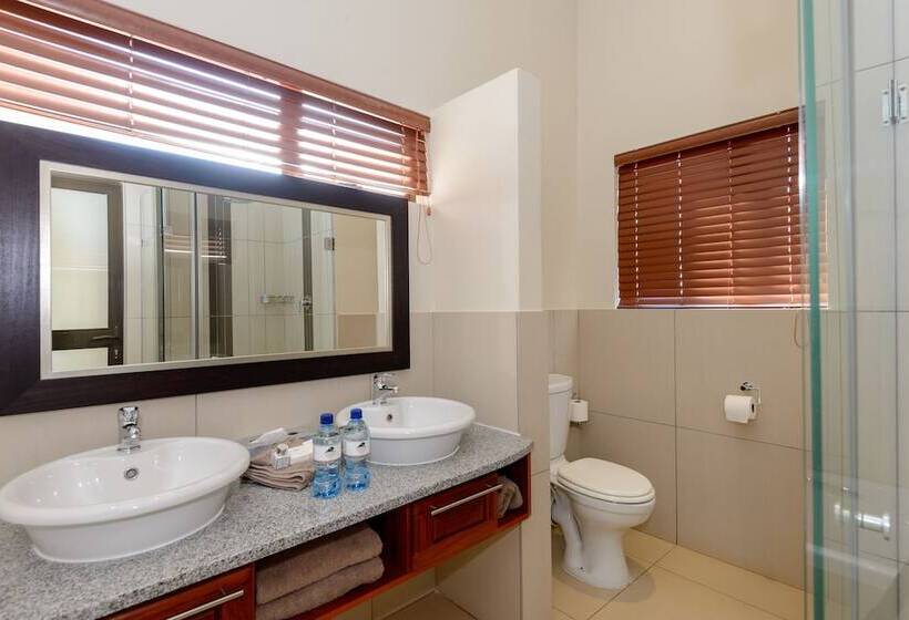 Monomotapa Village At Legend Golf & Safari Resort