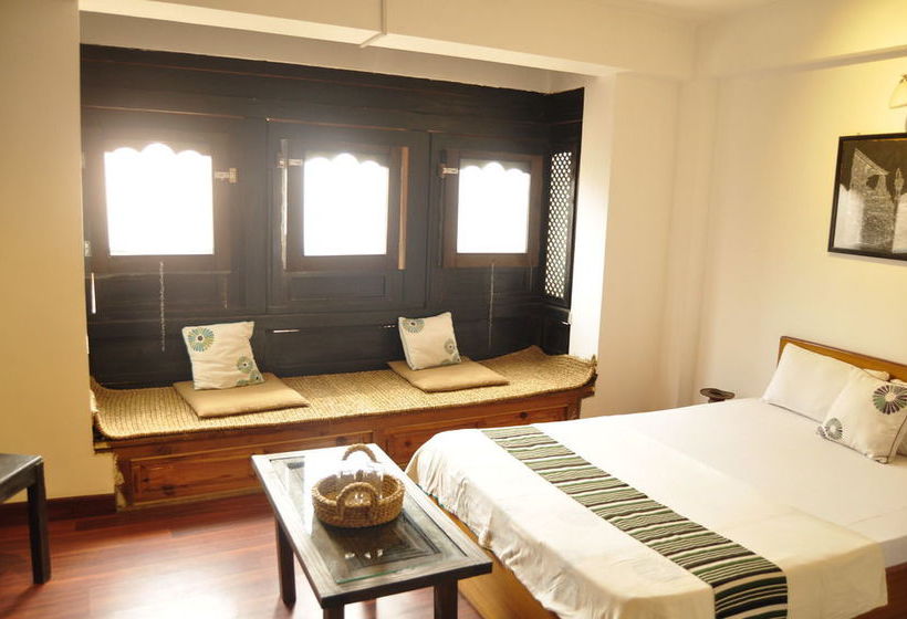 پانسیون Peacock Guest House