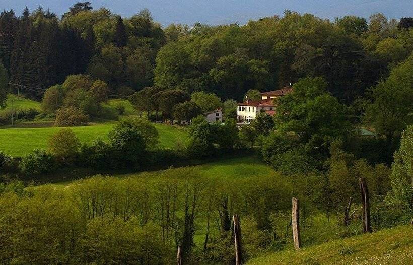 فندق Agriturismo La Topaia