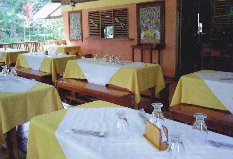 هتل El Pizote Lodge