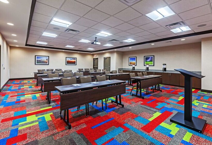 فندق Hampton Inn & Suites Claremore