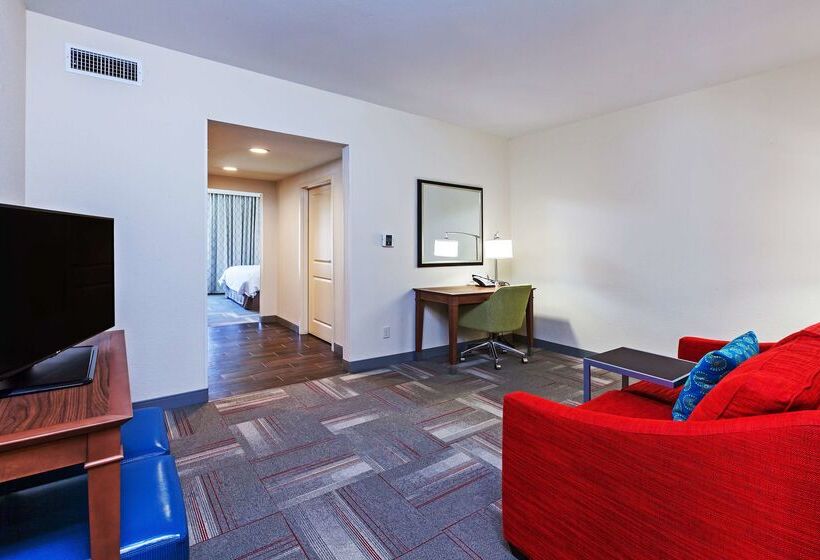 فندق Hampton Inn & Suites Claremore