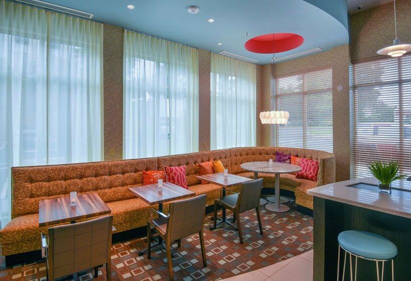 هتل Hilton Garden Inn Raleigh /crabtree Valley