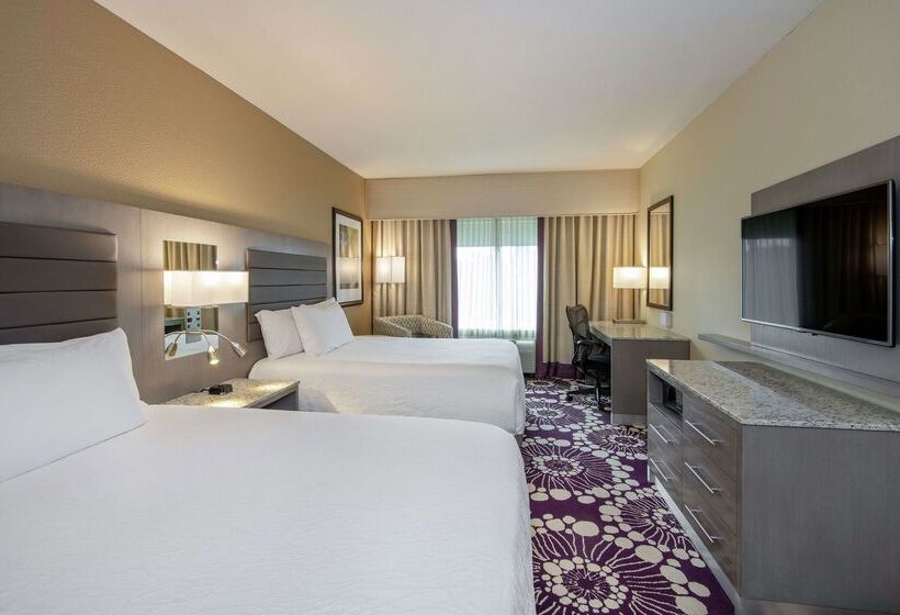 هتل Hilton Garden Inn Raleigh Crabtree Valley