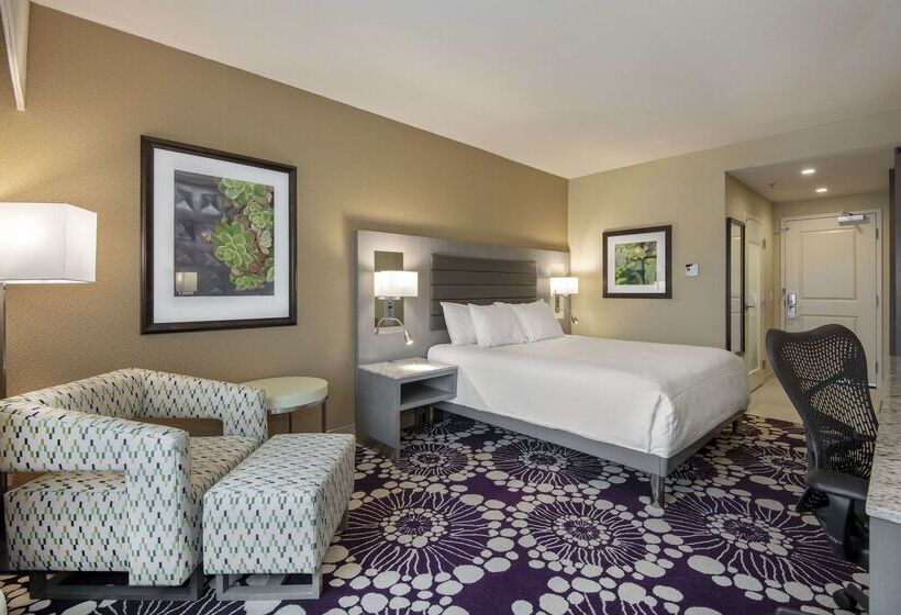 هتل Hilton Garden Inn Raleigh Crabtree Valley