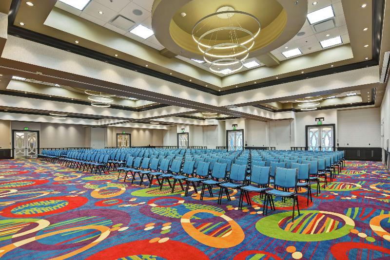 هتل Hilton Garden Inn Raleigh /crabtree Valley