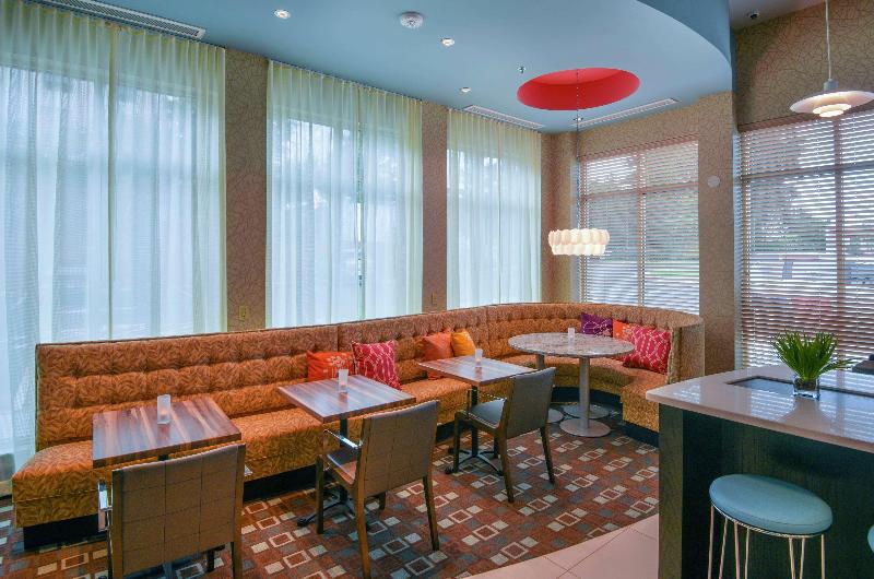 هتل Hilton Garden Inn Raleigh /crabtree Valley