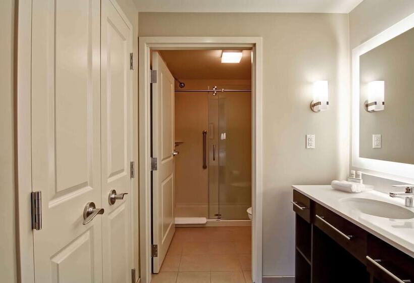 هتل Homewood Suites By Hilton Seattleissaquah