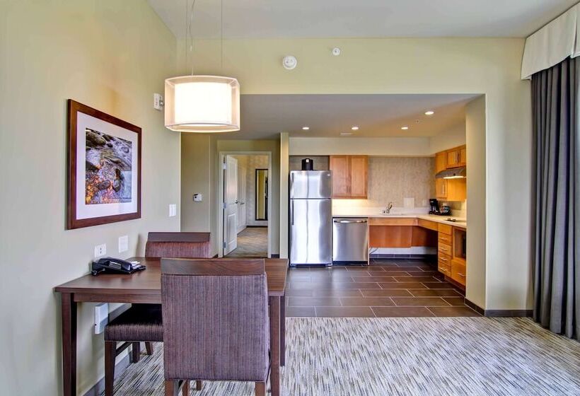 هتل Homewood Suites By Hilton Seattleissaquah