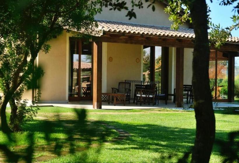 هتل Inghirios Wellness Country Resort