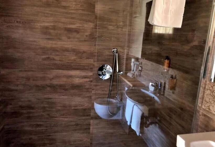 هتل Inghirios Wellness Country Resort
