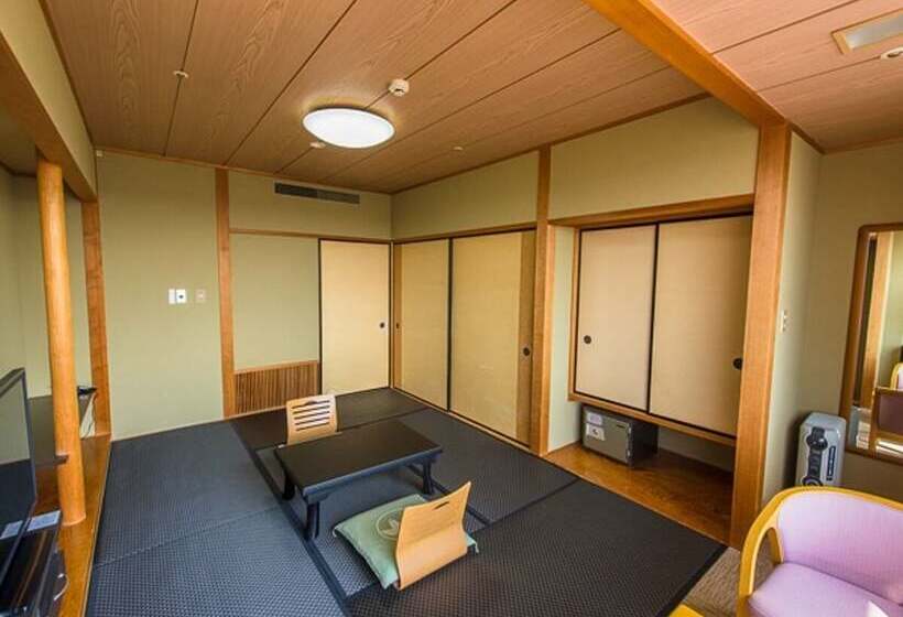 هتل Livemax Resort Kaga Yamashiro