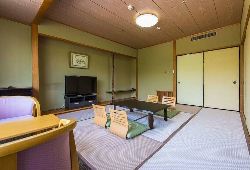 هتل Livemax Resort Kaga Yamashiro