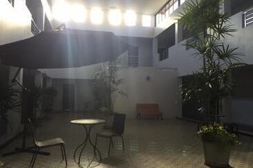 هتل Maison De Cheer