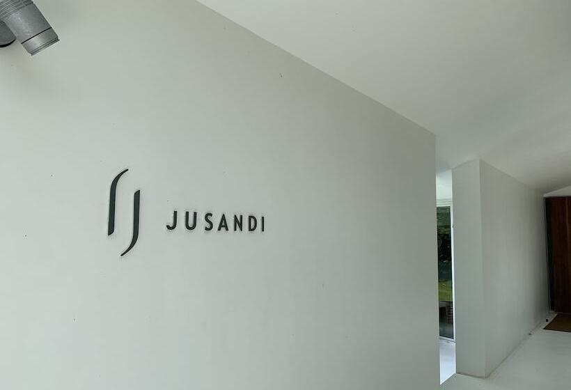 هتل Jusandi
