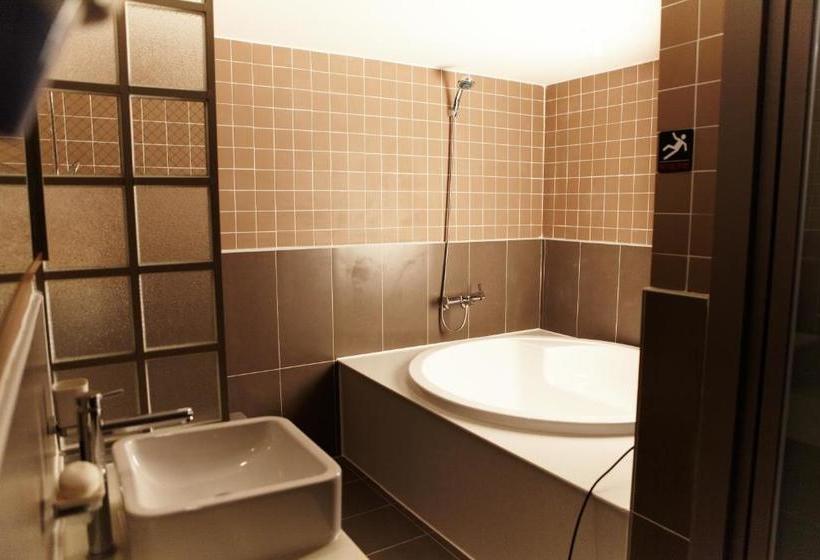 Fotos del hotel Q5:  8