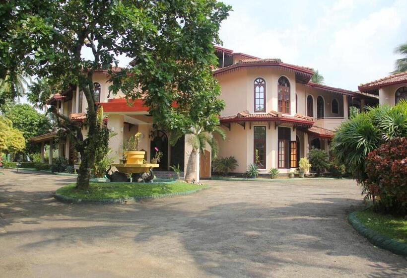 هتل Villa Ranmenika