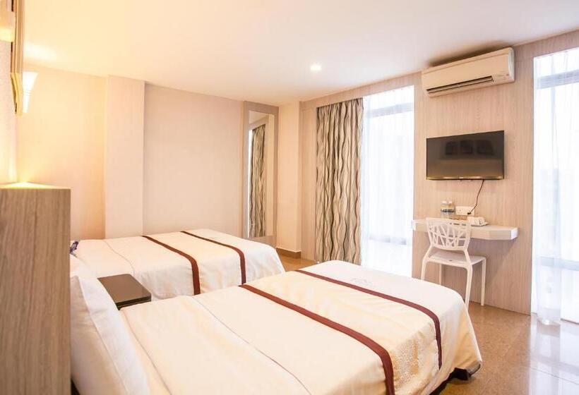 هتل Lavender Inn Nusa Bestari