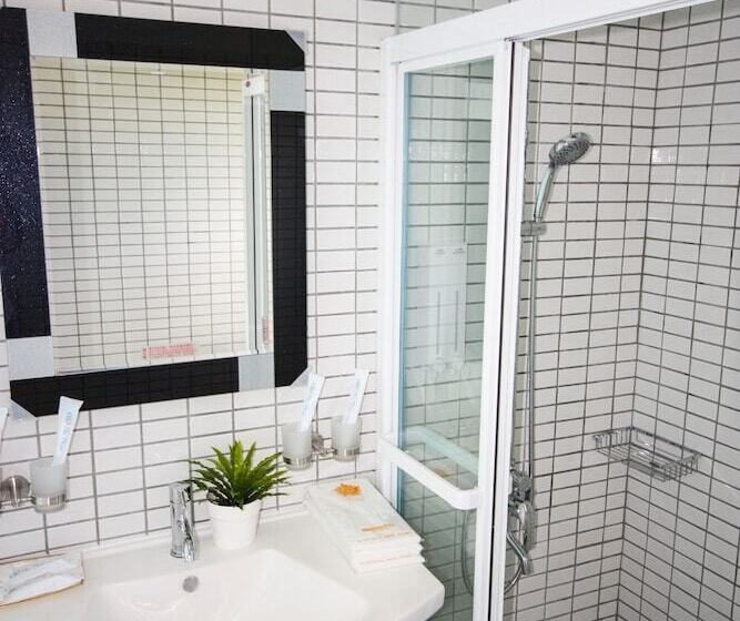 پانسیون Cape 42 Hotel Ill