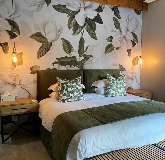 پانسیون Nut Grove Boutique