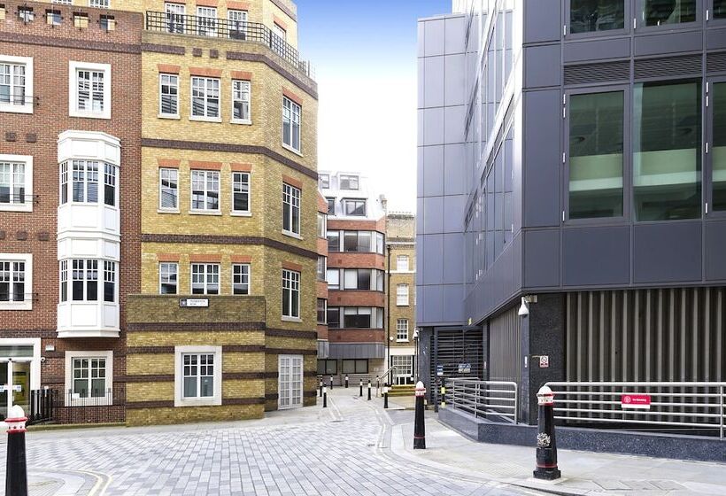 Red Lion Court By City2stay