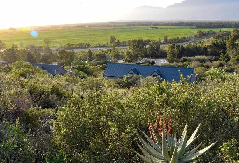 Stonehill River Lodge