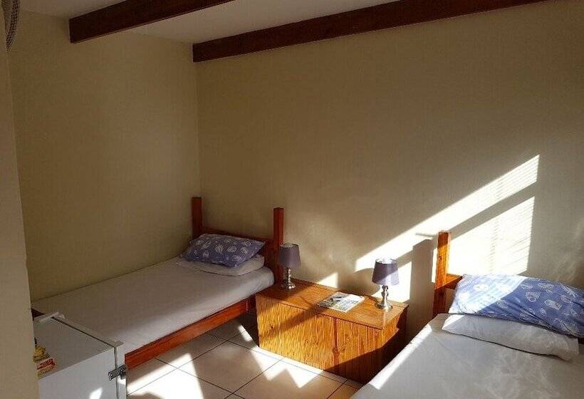 فندق صغير Amakaya Backpackers Travelers Accommodation