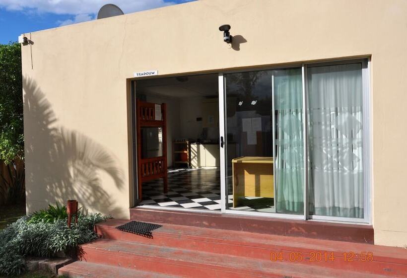 فندق صغير Amakaya Backpackers Travelers Accommodation