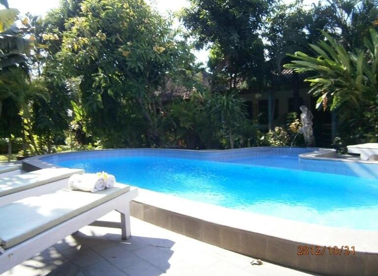 تختخواب و صبحانه Adus Beach Inn