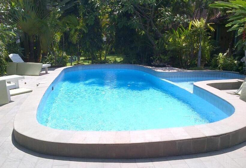 تختخواب و صبحانه Adus Beach Inn