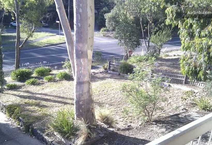 Eltham Retreat