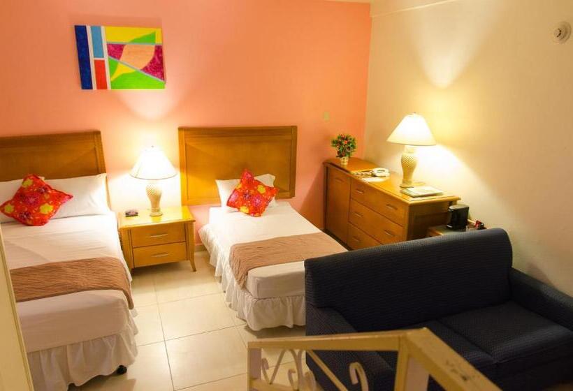 هتل Alicia's Inn
