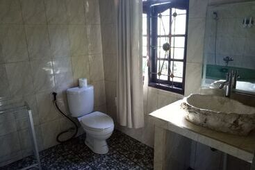 هتل Atres Villa