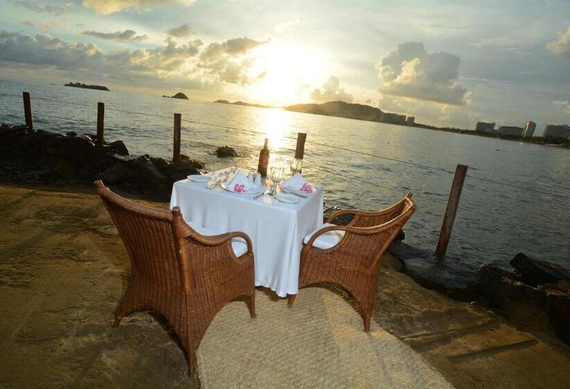هتل Pacifica Resort Ixtapa
