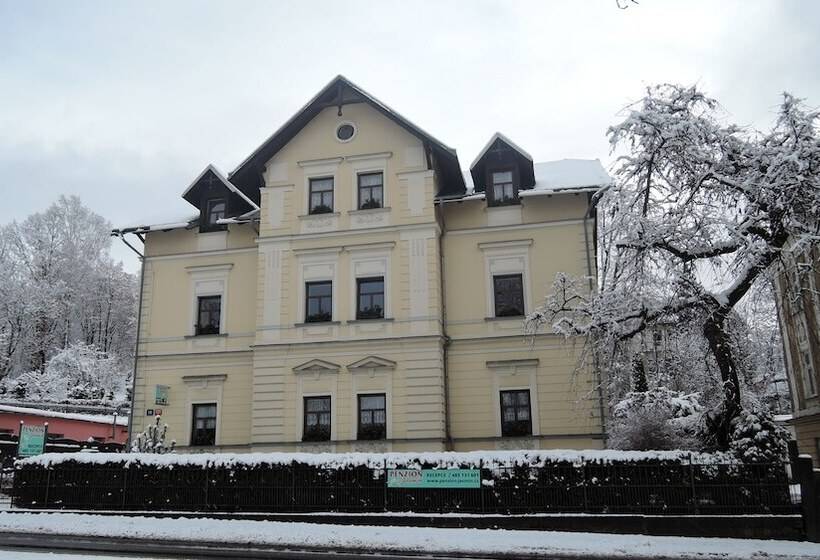 هتل Penzion Jasmín