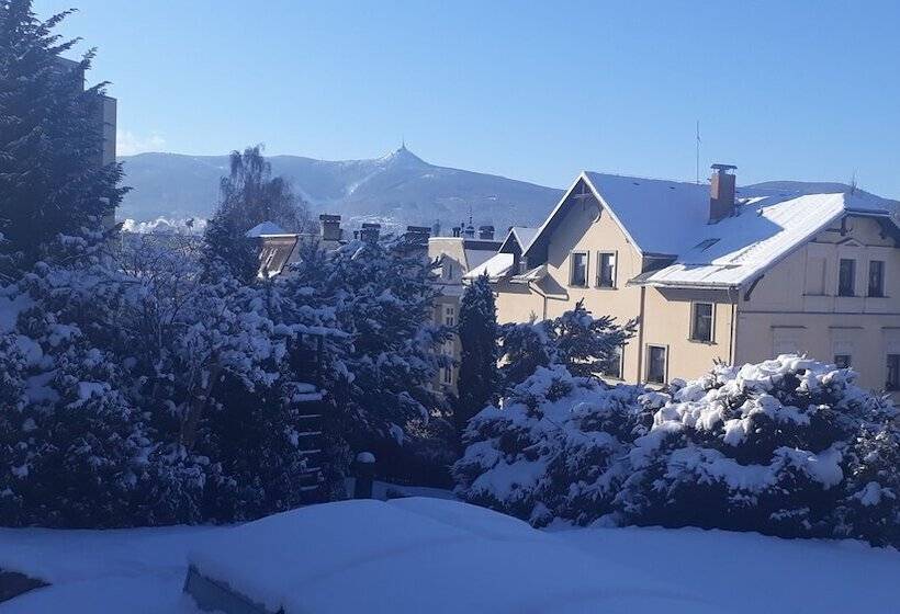 هتل Penzion Jasmín