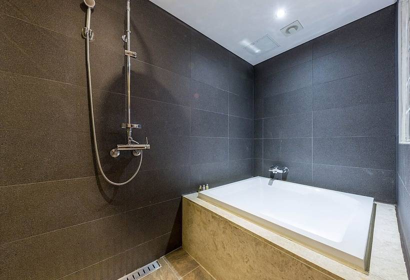 Fotos del hotel S&:  10