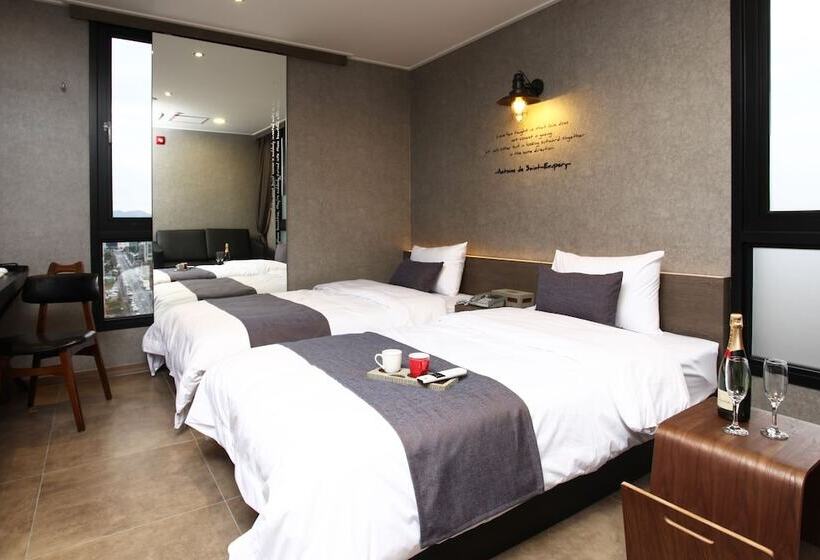 Fotos del hotel S&:  5