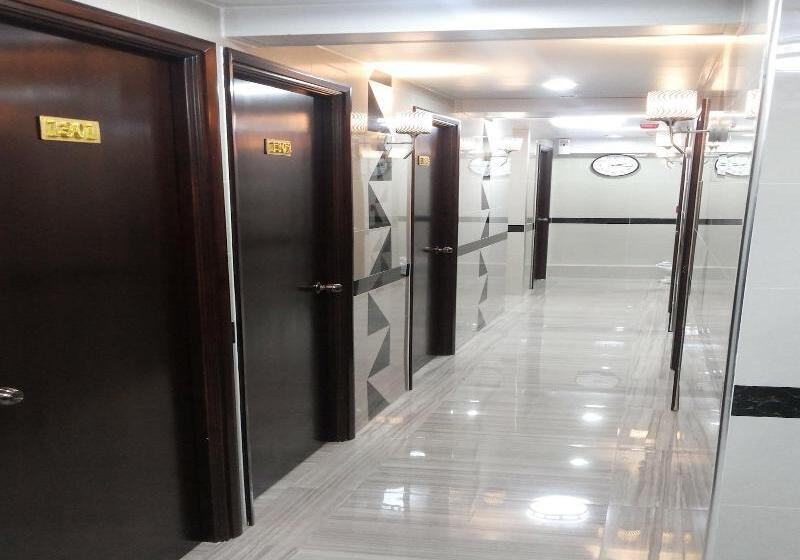 هتل Skycity Hostel