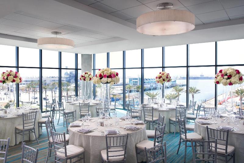 Отель Springhill Suites By Marriott San Diego Downtown/bayfront