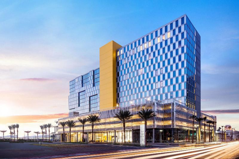 Отель Springhill Suites By Marriott San Diego Downtown/bayfront