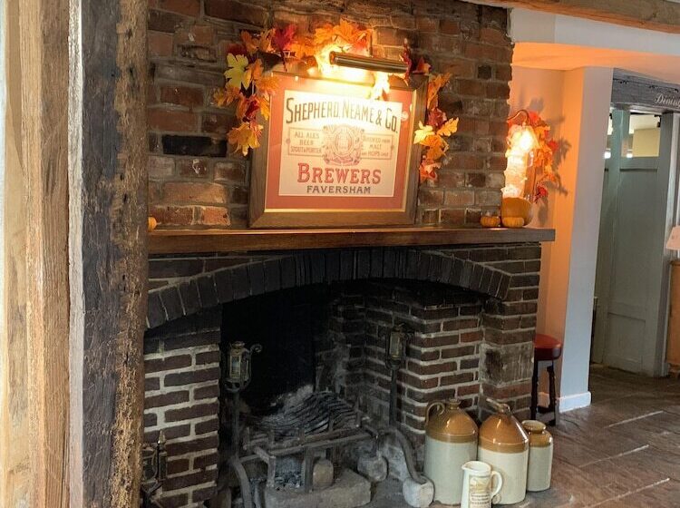 هتل The Rose And Crown