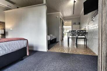 مُتل Raceview Motor Inn