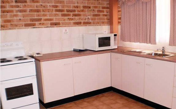 فندق على الطريق Lake Haven Motor Inn