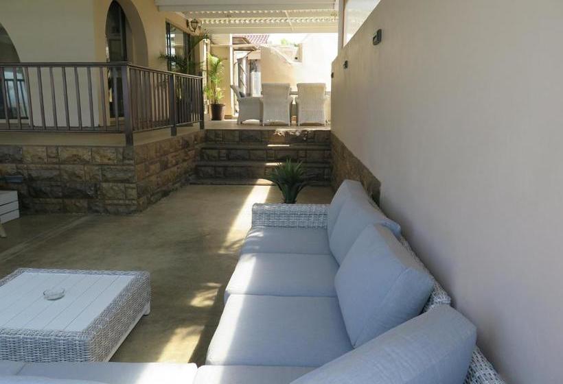 פנסיון Alante Lodge